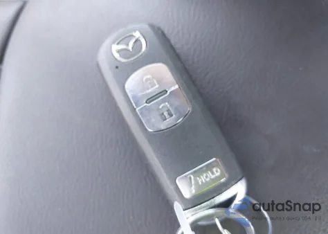 2018 Mazda 3 Grand Touring z USA, uszkodzony, nr VIN 3MZBN1M36JM261908